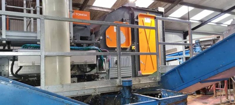 陶朗的光學分選設備正在工作